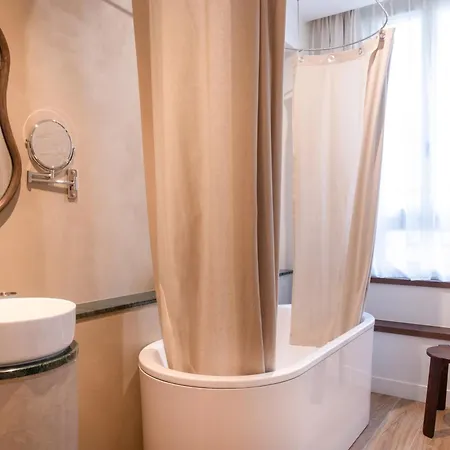 Le Lampika 4* Parigi